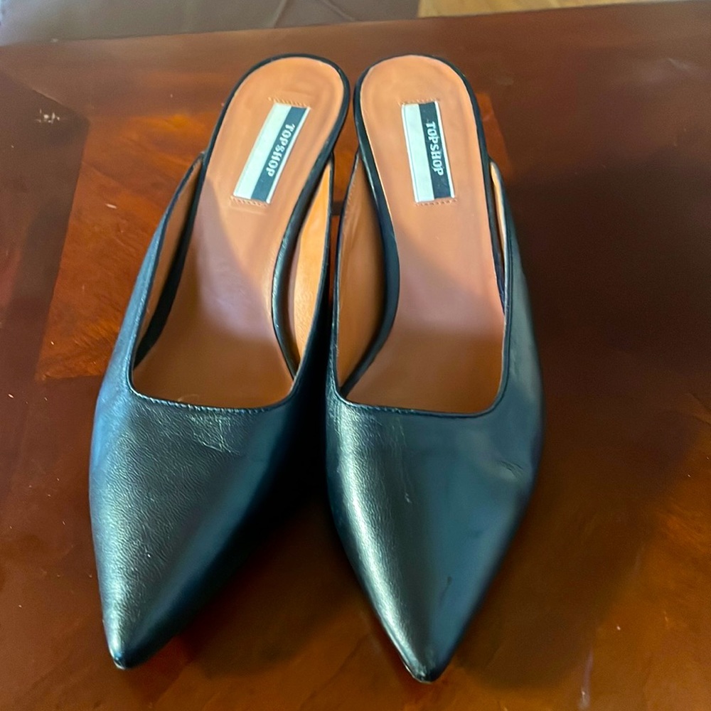 Size 5 Topshop black heels!! In great condition.